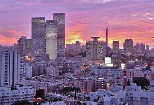 Tomer’s Tel Aviv Pad